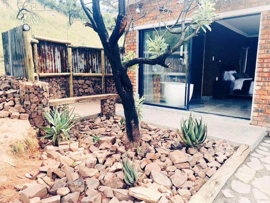 Rocky Road Mountain Lodge Pretoria-Noord Exteriör bild