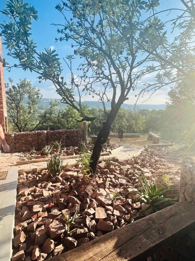 Rocky Road Mountain Lodge Pretoria-Noord Exteriör bild